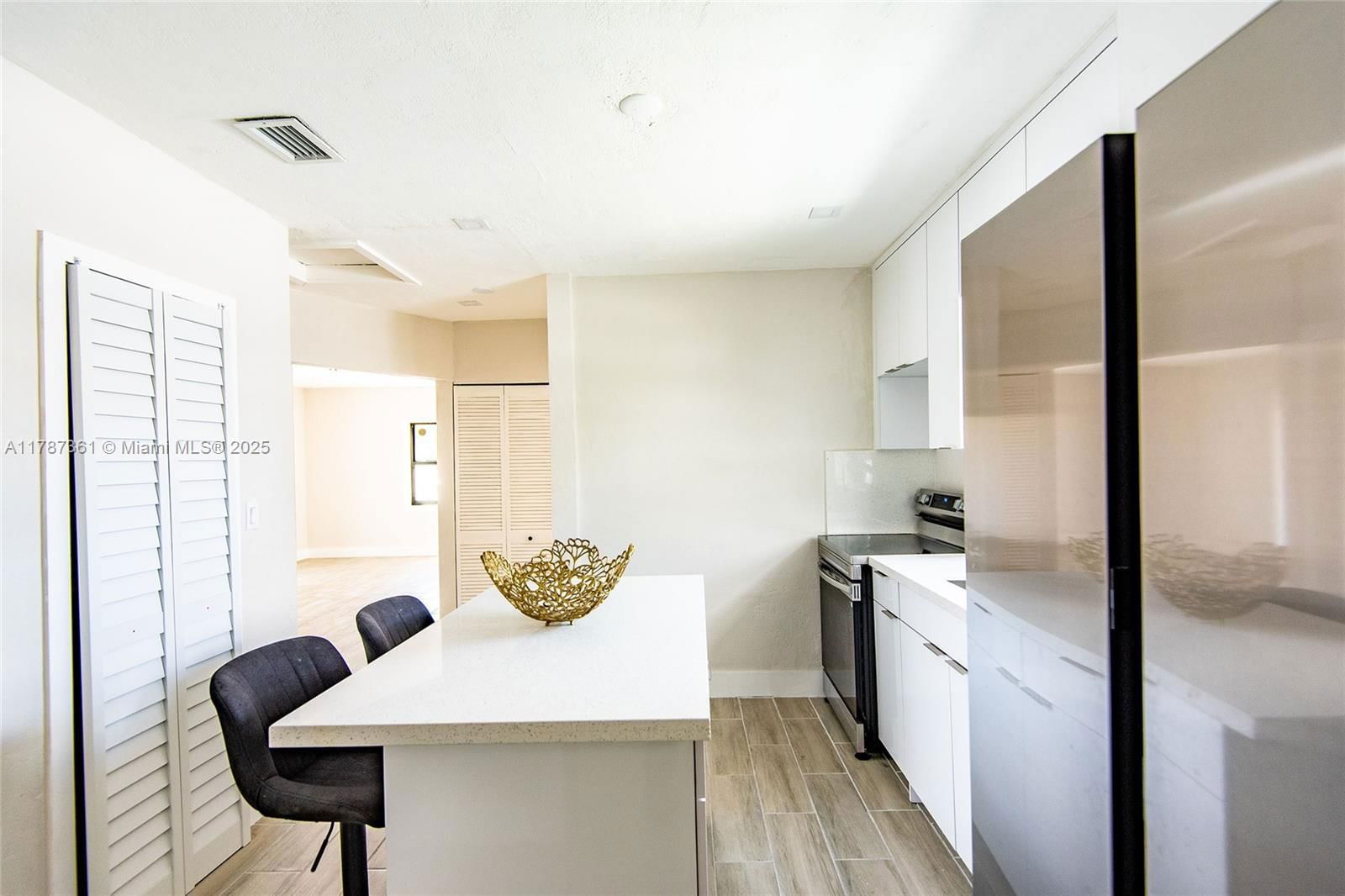 Real estate property located at 1710 6th Ave, Miami-dade, 6th Addn To Hialeah, Hialeah, FL