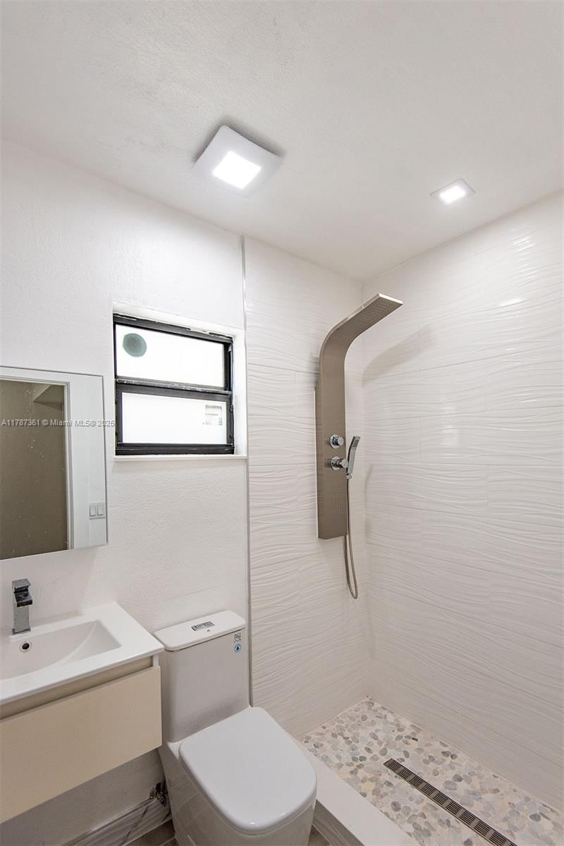 Real estate property located at 1710 6th Ave, Miami-dade, 6th Addn To Hialeah, Hialeah, FL