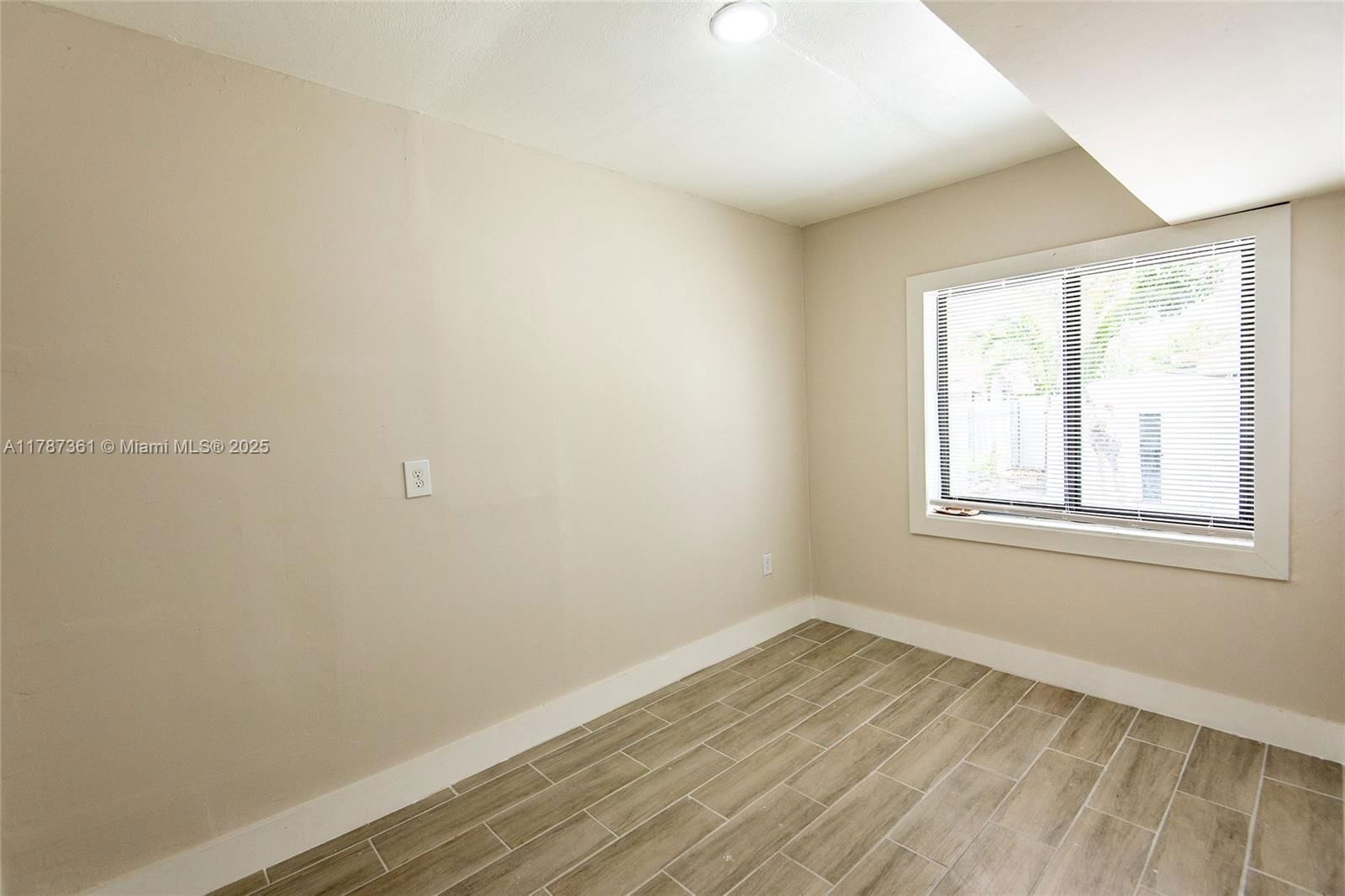 Real estate property located at 1710 6th Ave, Miami-dade, 6th Addn To Hialeah, Hialeah, FL