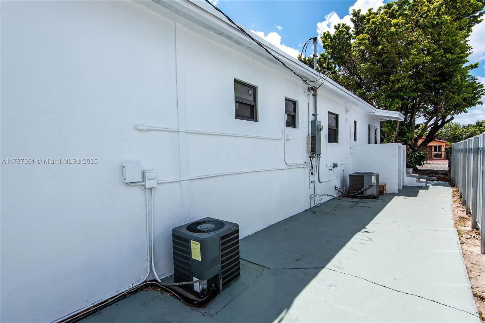 Real estate property located at 1710 6th Ave, Miami-dade, 6th Addn To Hialeah, Hialeah, FL