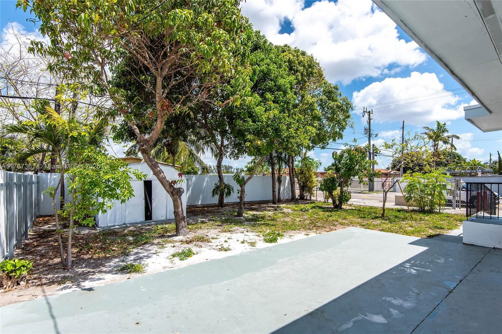 Real estate property located at 1710 6th Ave, Miami-dade, 6th Addn To Hialeah, Hialeah, FL