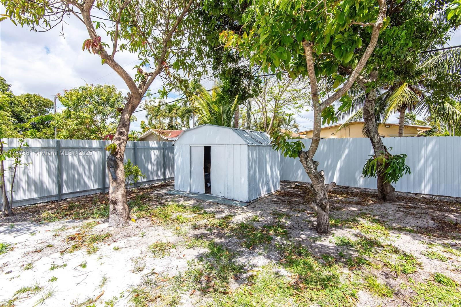 Real estate property located at 1710 6th Ave, Miami-dade, 6th Addn To Hialeah, Hialeah, FL