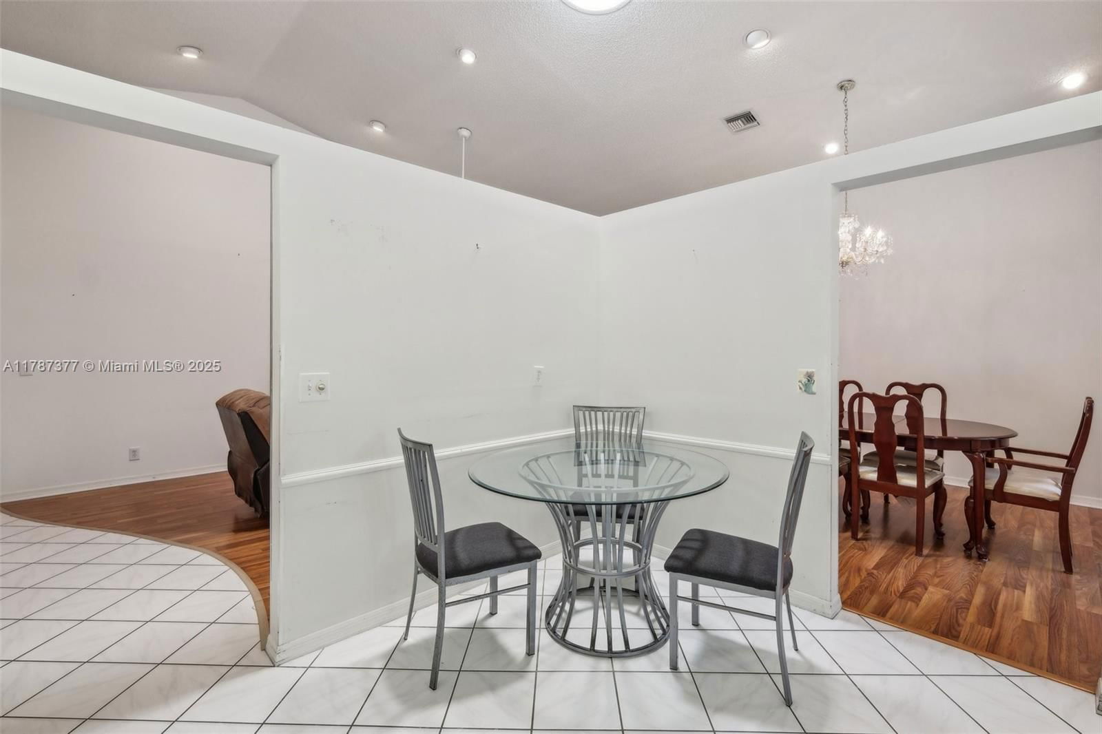 Real estate property located at 5260 Tiffany Anne Cir, Palm Beach, Cypress Lakes 10, West Palm Beach, FL