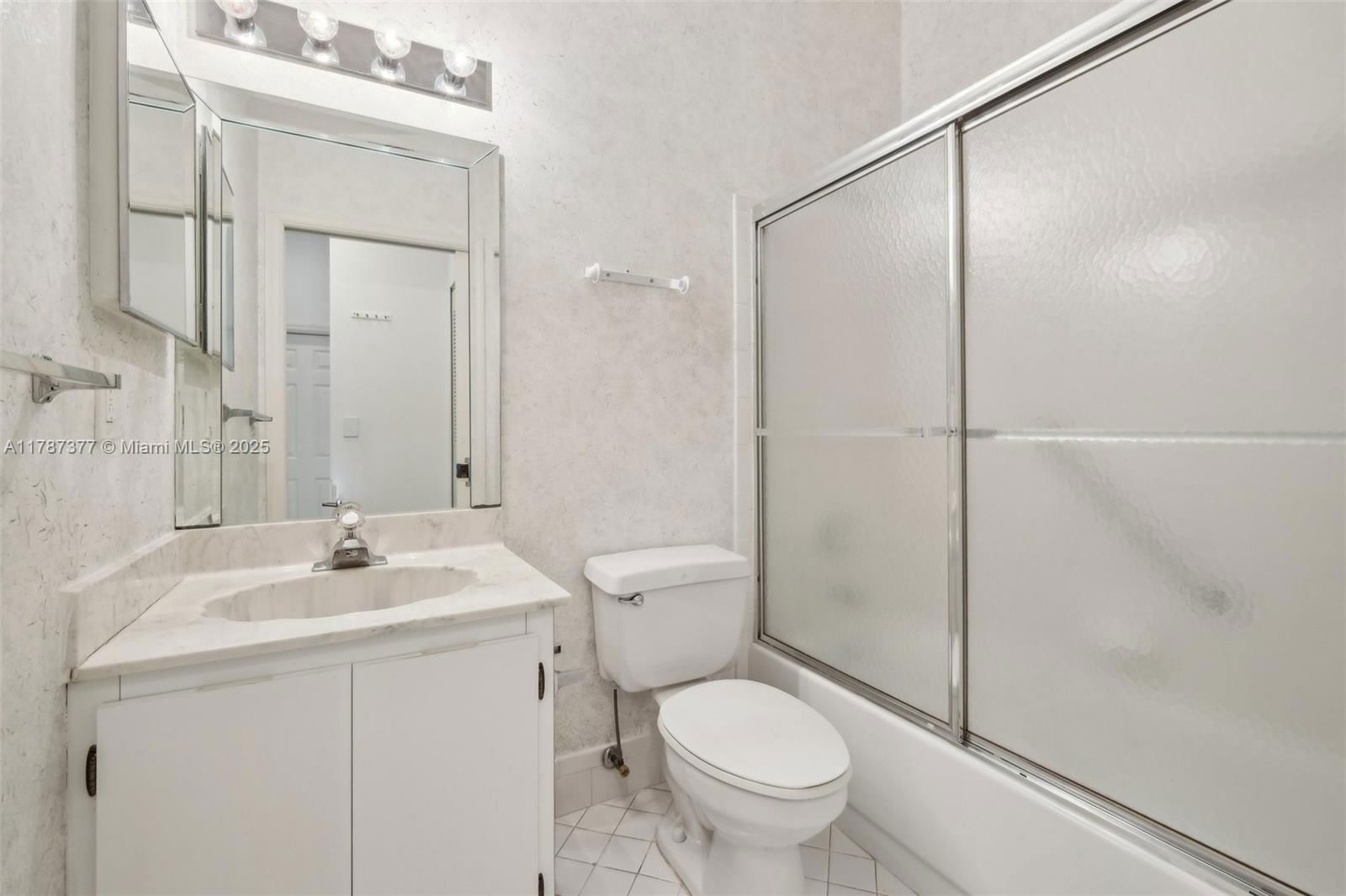 Real estate property located at 5260 Tiffany Anne Cir, Palm Beach, Cypress Lakes 10, West Palm Beach, FL