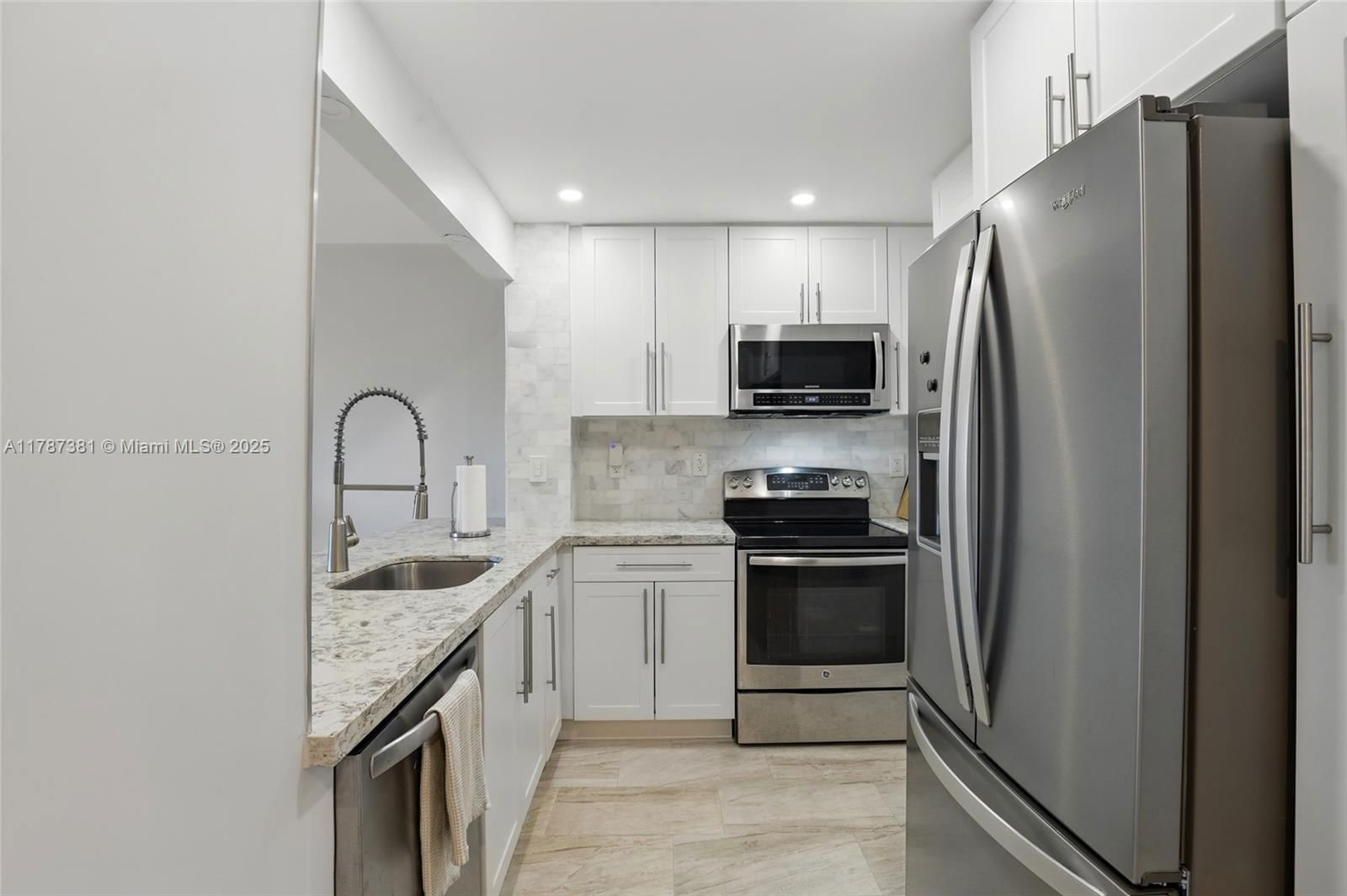 Real estate property located at 1831 38th St #402, Broward, Coral Lake Tower Condo, Oakland Park, FL