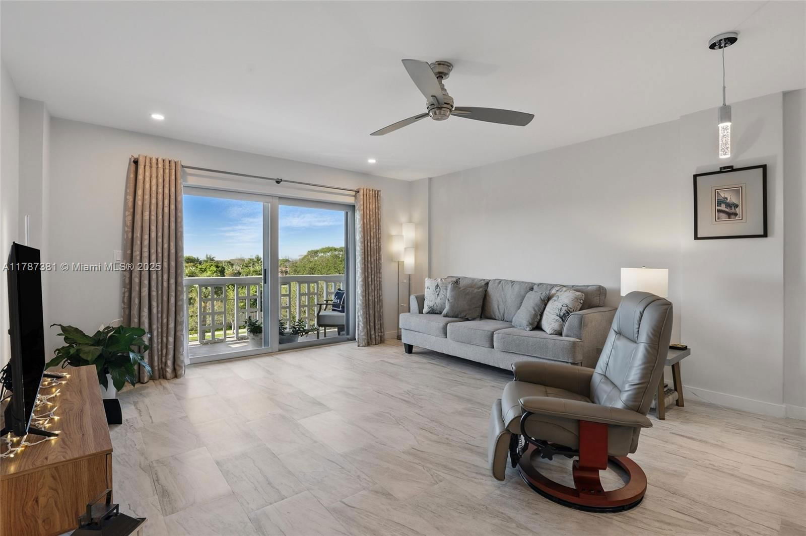 Real estate property located at 1831 38th St #402, Broward, Coral Lake Tower Condo, Oakland Park, FL