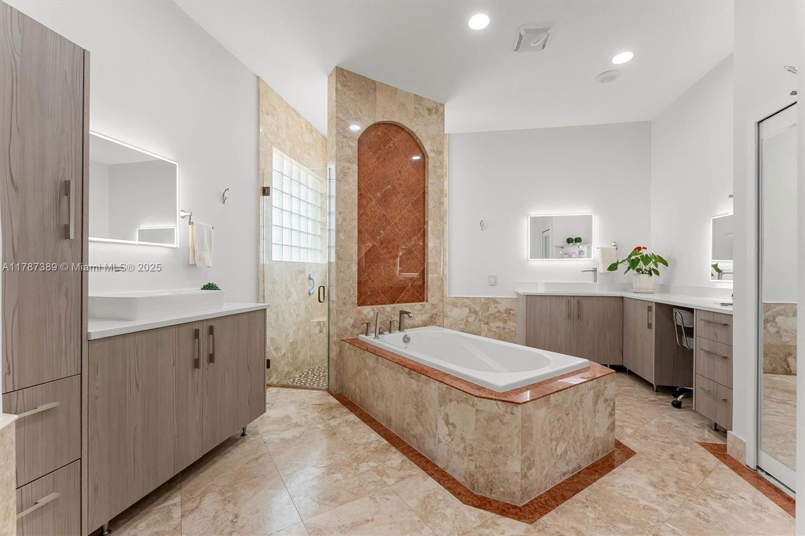 Real estate property located at 2485 Eagle Watch Court, Broward, Sector 7 - Parcels F G H, Weston, FL