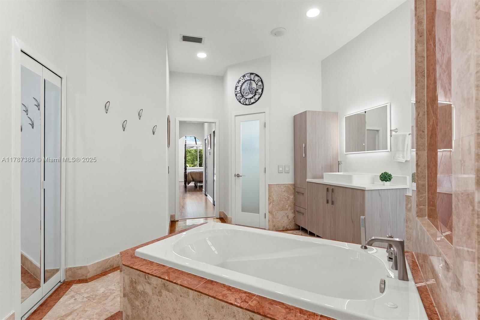 Real estate property located at 2485 Eagle Watch Court, Broward, Sector 7 - Parcels F G H, Weston, FL