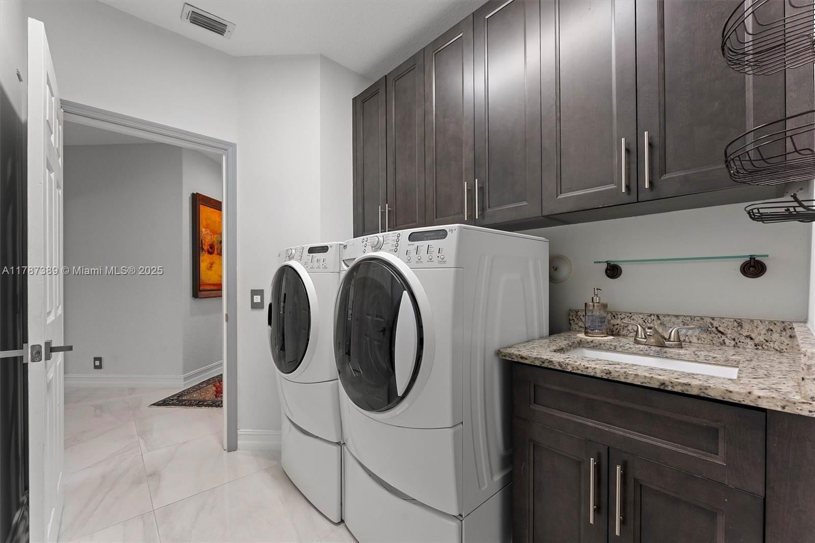 Real estate property located at 2485 Eagle Watch Court, Broward, Sector 7 - Parcels F G H, Weston, FL