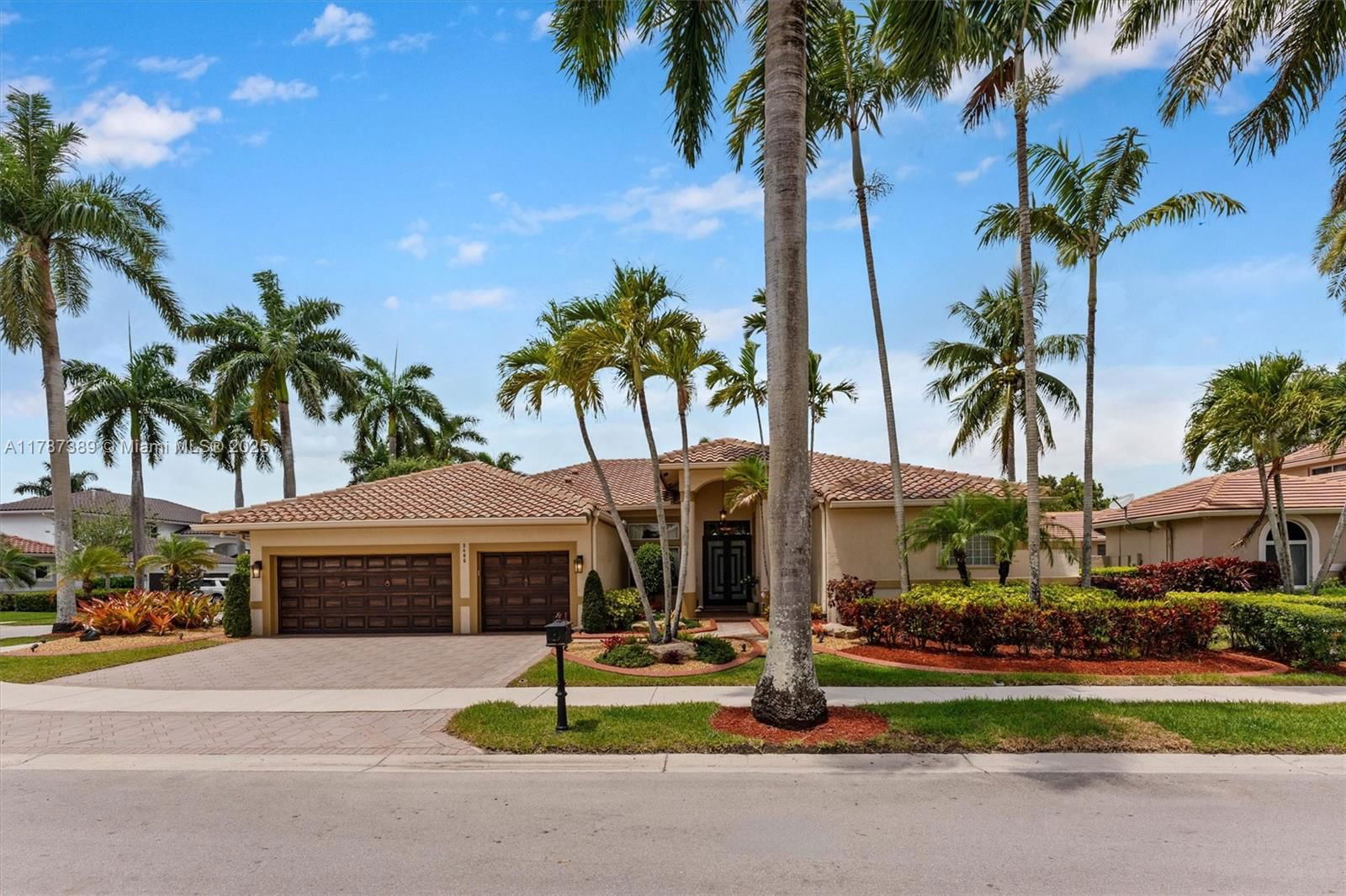Real estate property located at 2485 Eagle Watch Court, Broward, Sector 7 - Parcels F G H, Weston, FL