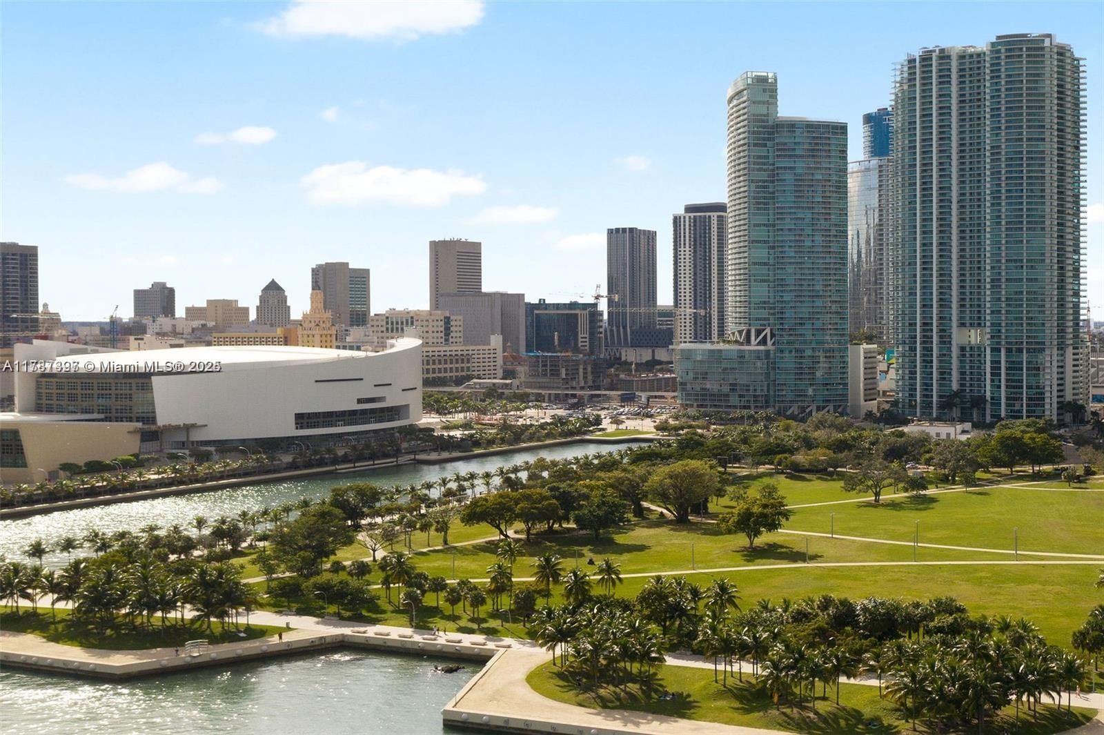 Real estate property located at 900 Biscayne Blvd #2410, Miami-dade, 900 Biscayne Bay Condo, Miami, FL
