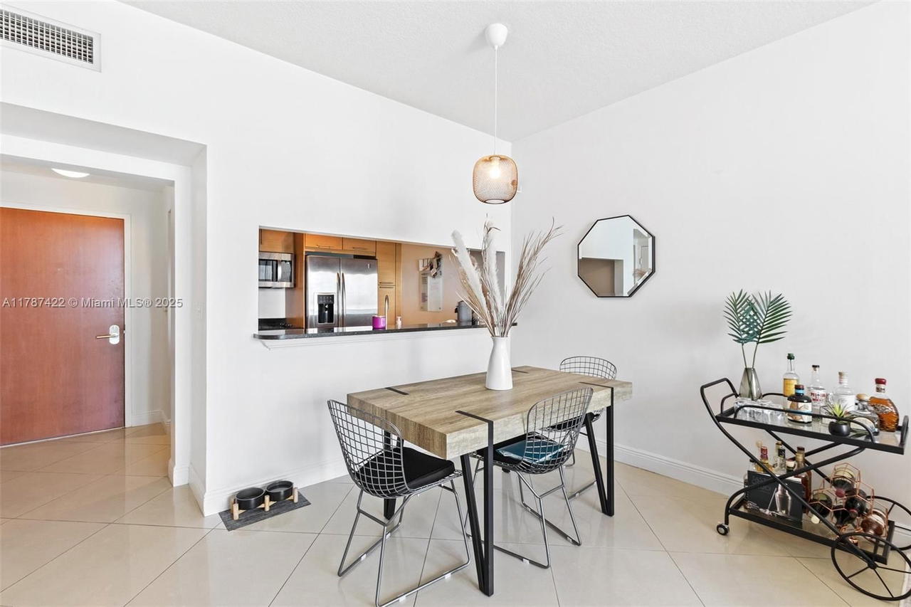 Real estate property located at 31 5 ST #1009, Miami-dade, Brickell On The River N T, Miami, FL