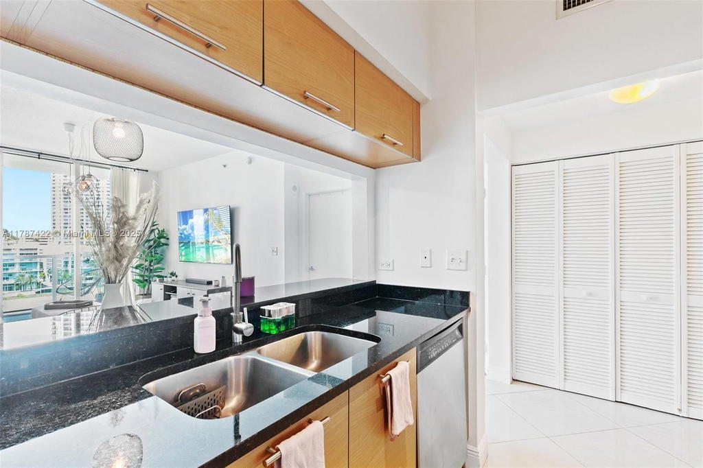 Real estate property located at 31 5 ST #1009, Miami-dade, Brickell On The River N T, Miami, FL