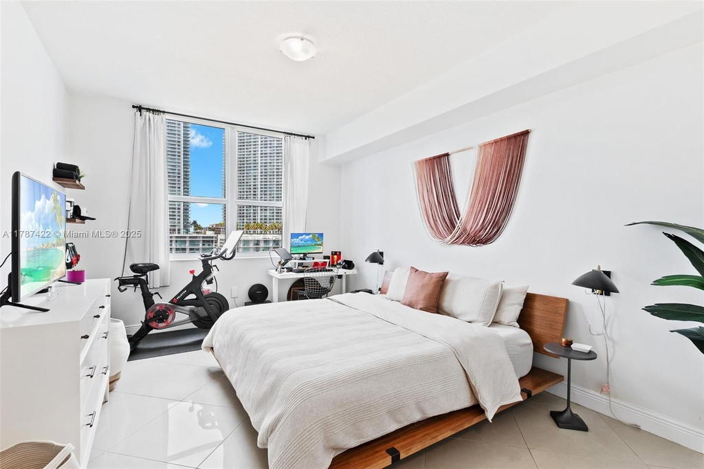 Real estate property located at 31 5 ST #1009, Miami-dade, Brickell On The River N T, Miami, FL