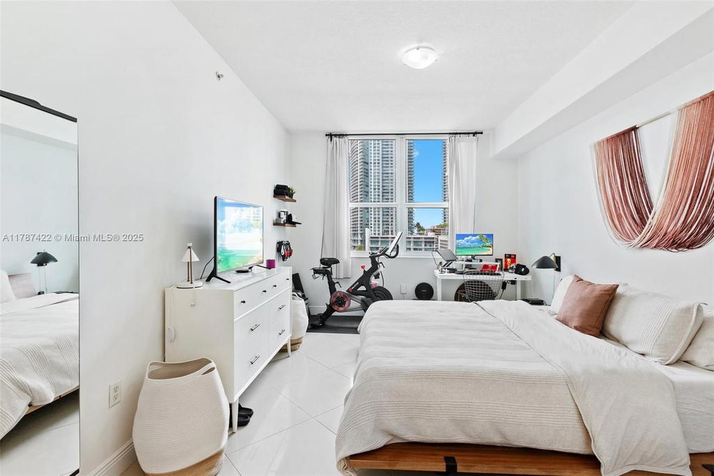 Real estate property located at 31 5 ST #1009, Miami-dade, Brickell On The River N T, Miami, FL