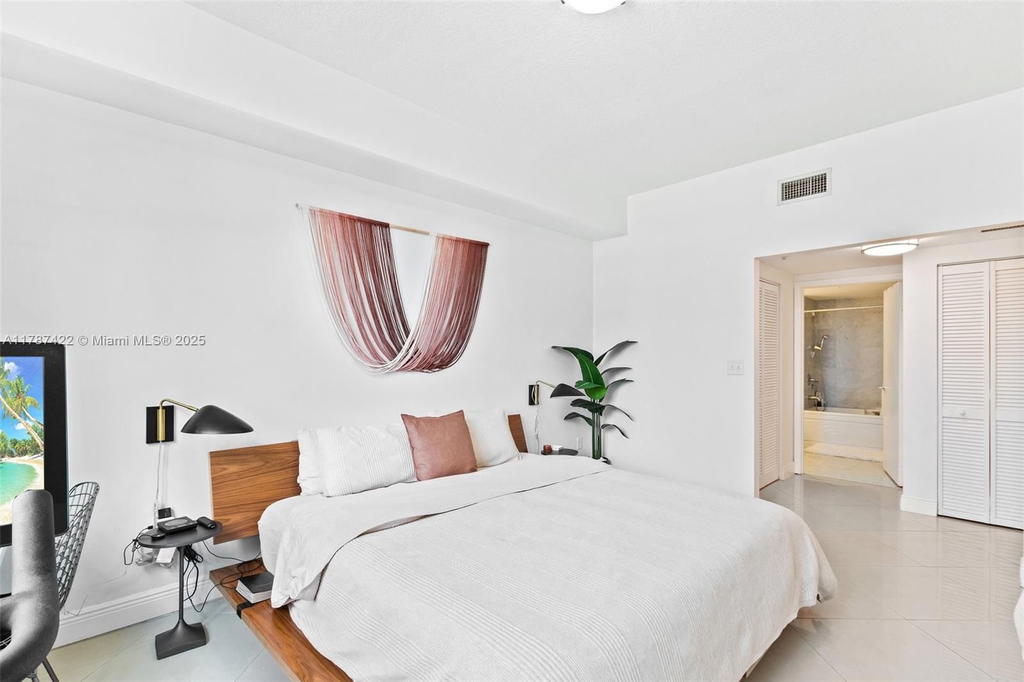 Real estate property located at 31 5 ST #1009, Miami-dade, Brickell On The River N T, Miami, FL
