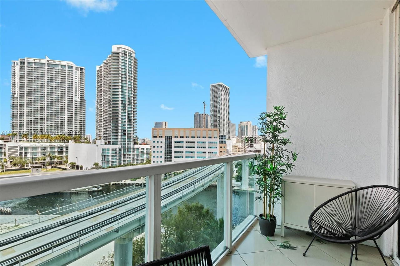 Real estate property located at 31 5 ST #1009, Miami-dade, Brickell On The River N T, Miami, FL