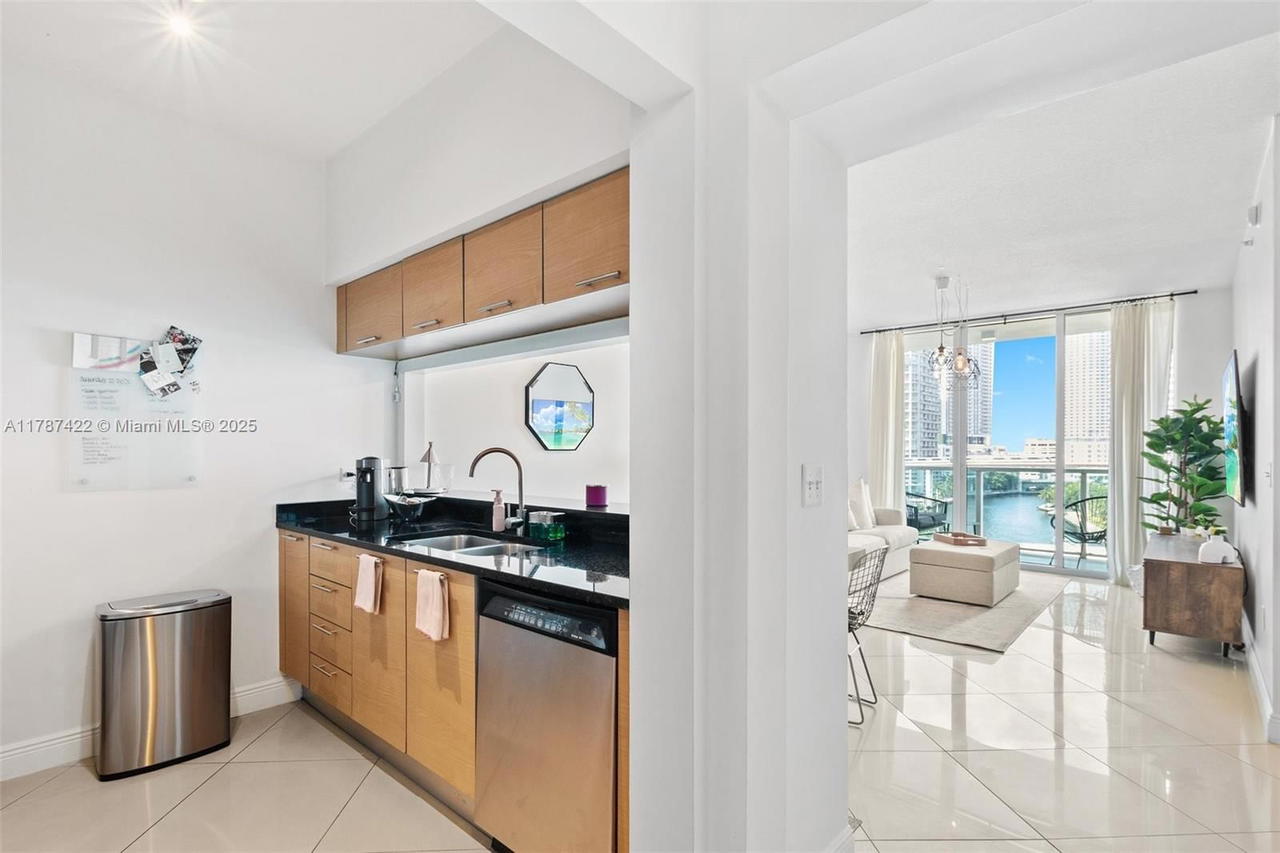 Real estate property located at 31 5 ST #1009, Miami-dade, Brickell On The River N T, Miami, FL