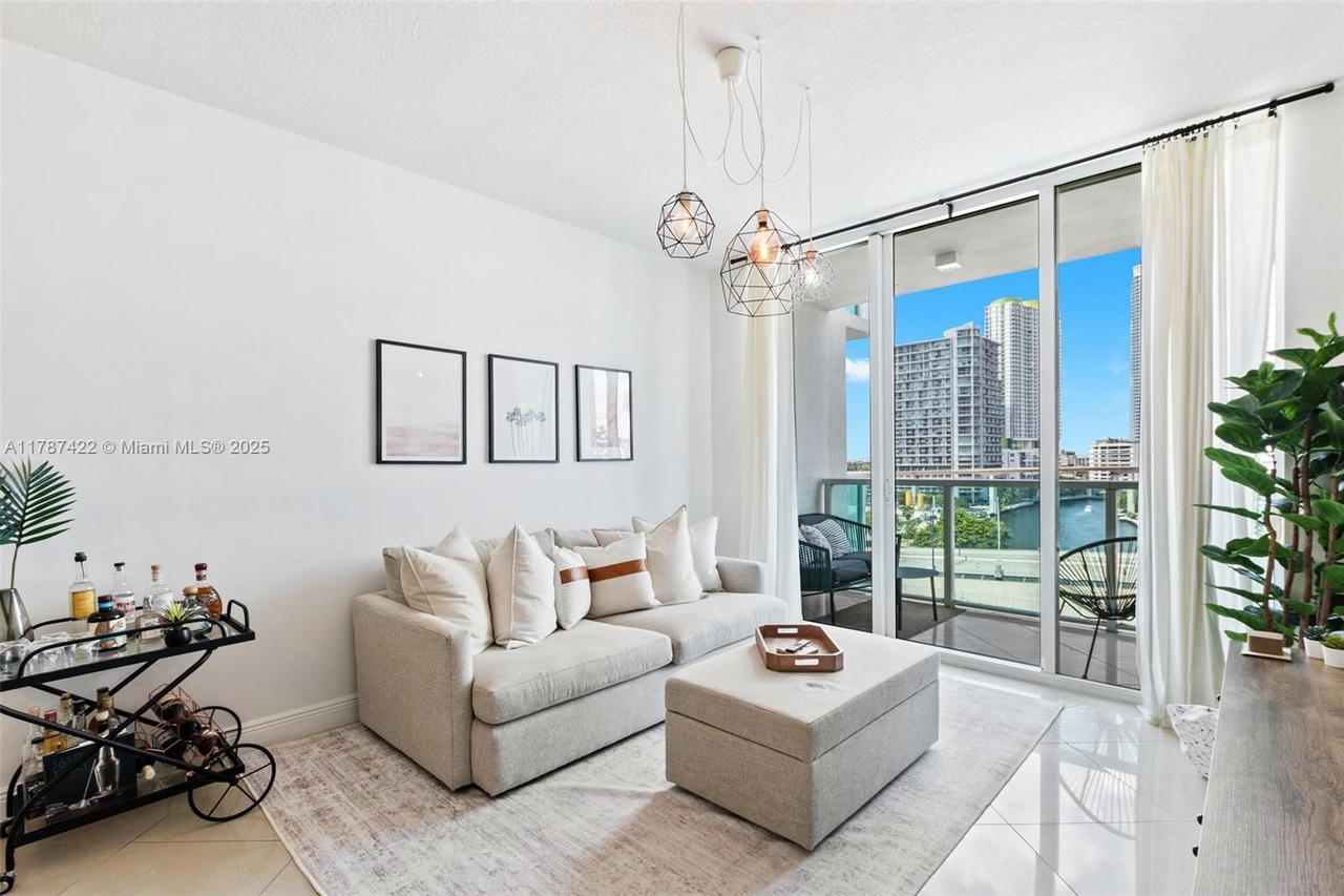 Real estate property located at 31 5 ST #1009, Miami-dade, Brickell On The River N T, Miami, FL
