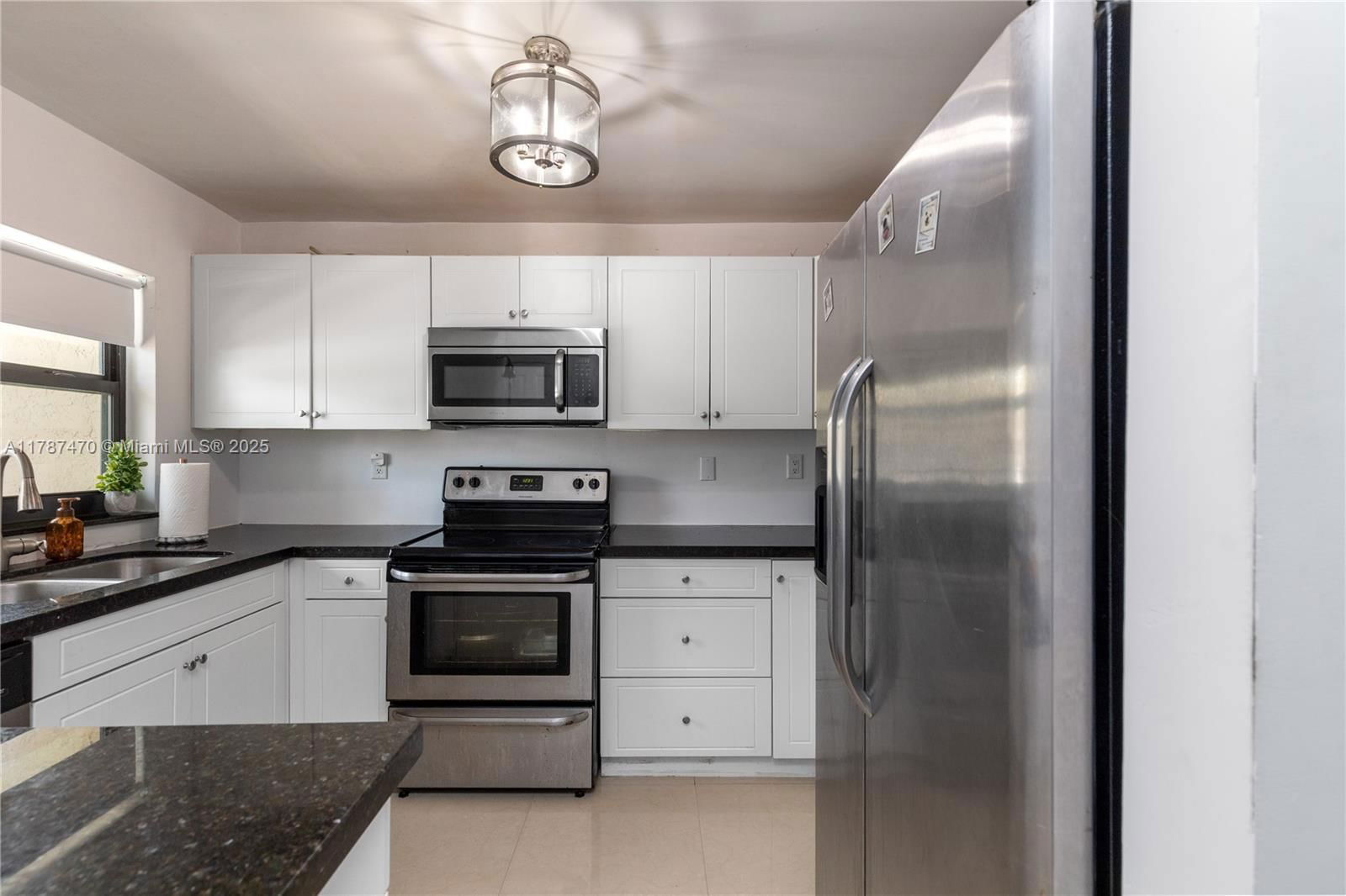 Real estate property located at 8956 Palm Tree Ln #8956, Broward, Westview Condominium Noone, Pembroke Pines, FL
