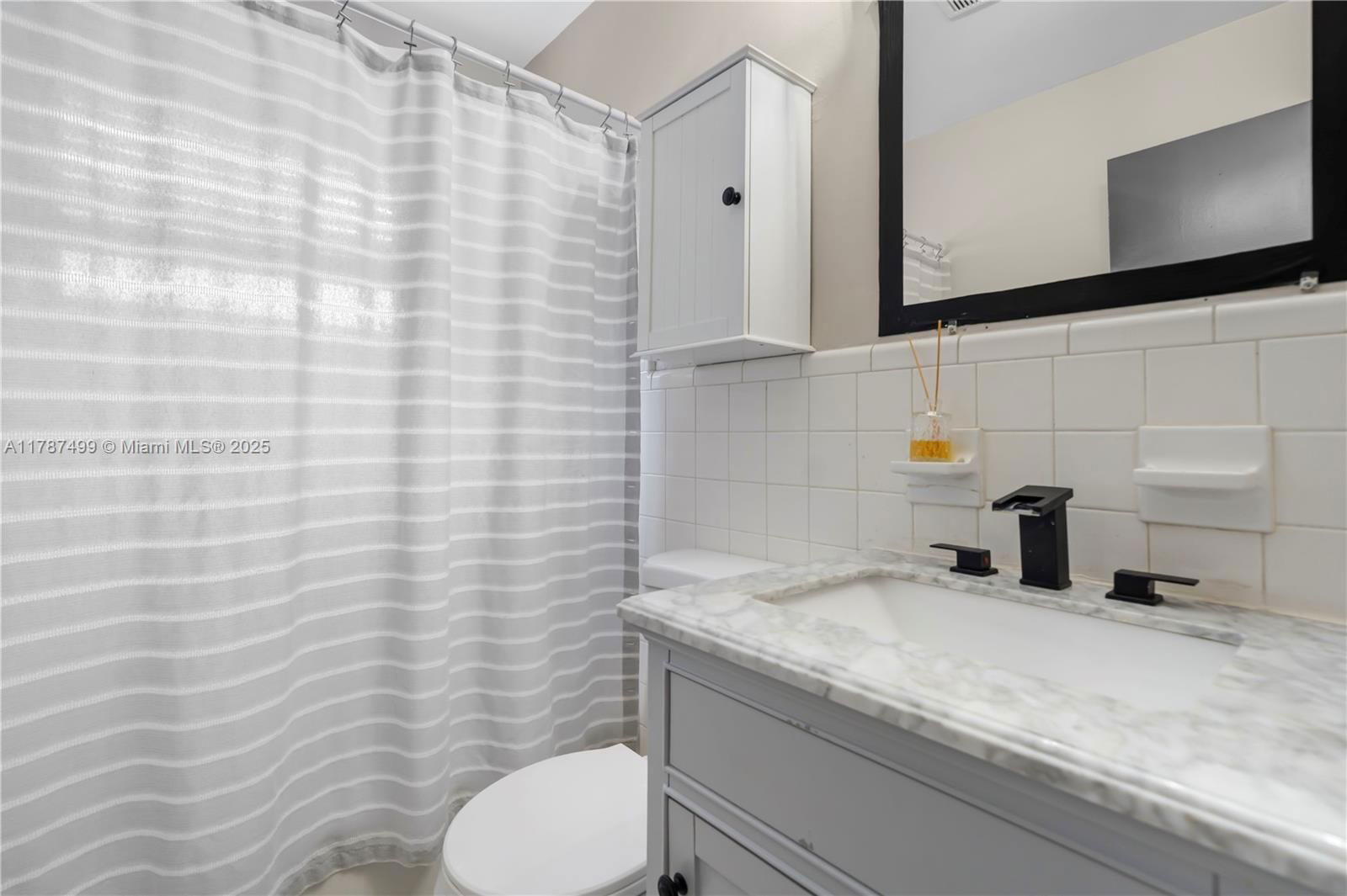 Real estate property located at 6501 Scott St, Broward, Driftwood Plaza, Hollywood, FL
