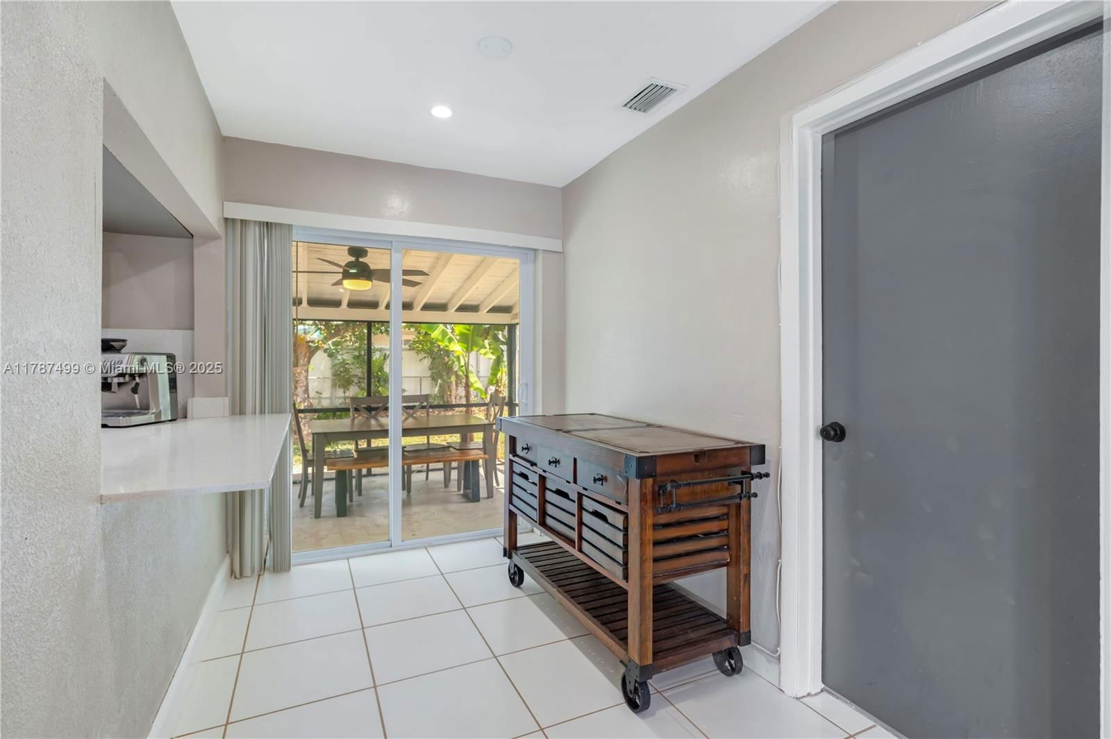 Real estate property located at 6501 Scott St, Broward, Driftwood Plaza, Hollywood, FL