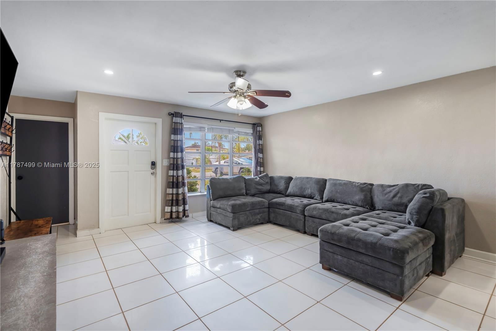 Real estate property located at 6501 Scott St, Broward, Driftwood Plaza, Hollywood, FL