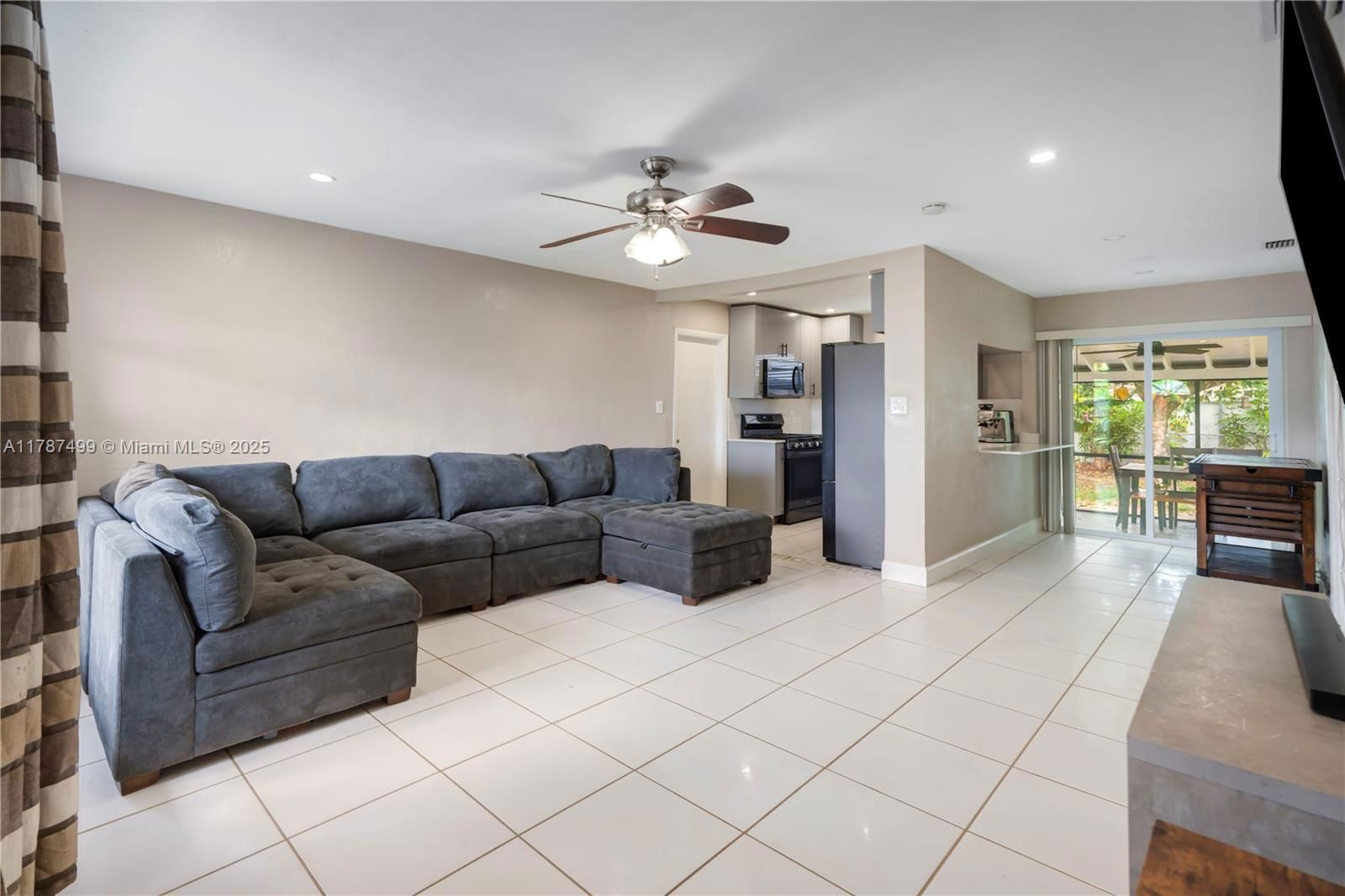 Real estate property located at 6501 Scott St, Broward, Driftwood Plaza, Hollywood, FL