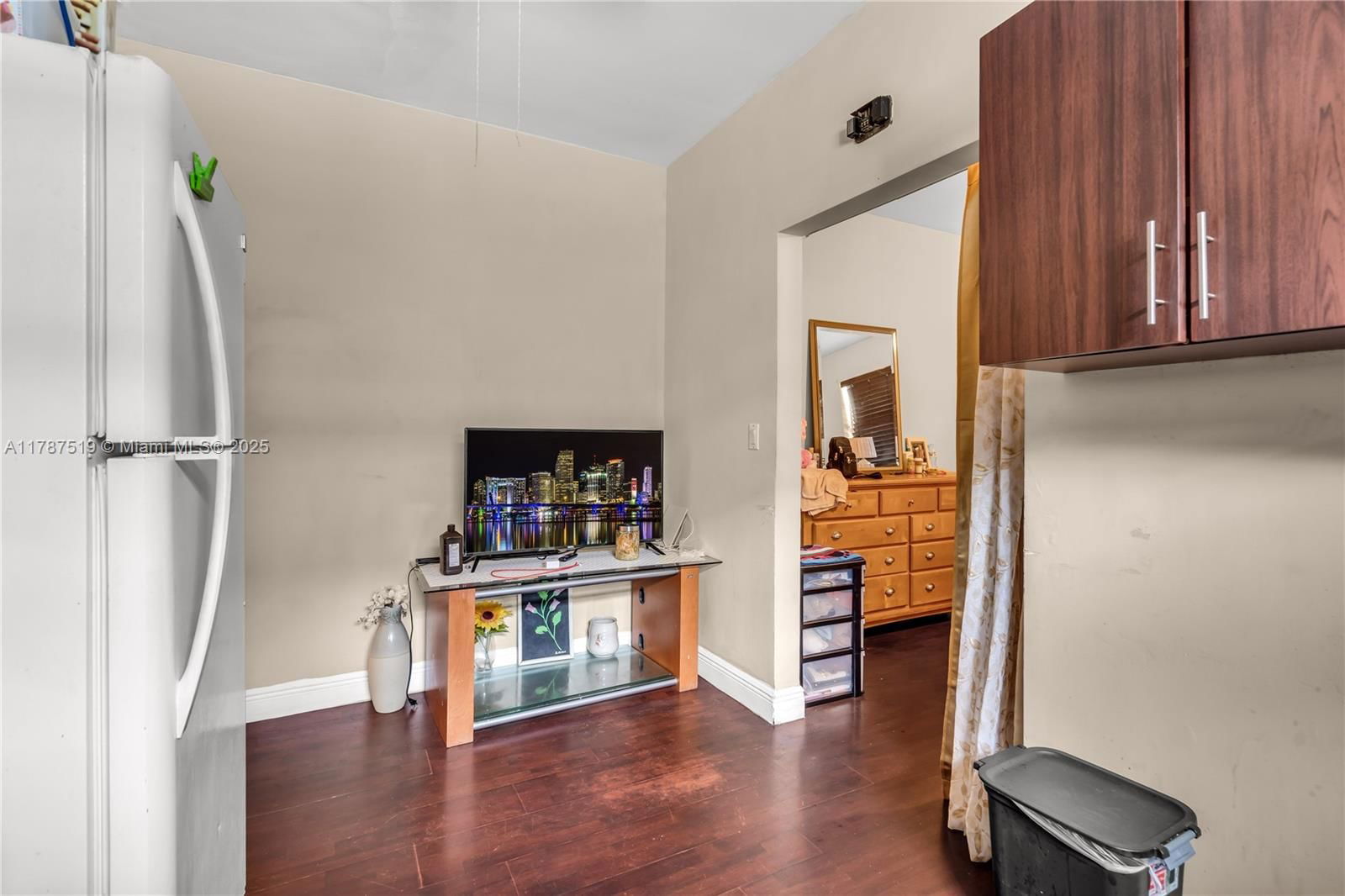 Real estate property located at 2637 23 CT, Miami-dade, Westhaven, Miami, FL