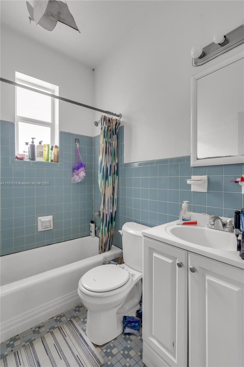 Real estate property located at 2637 23 CT, Miami-dade, Westhaven, Miami, FL