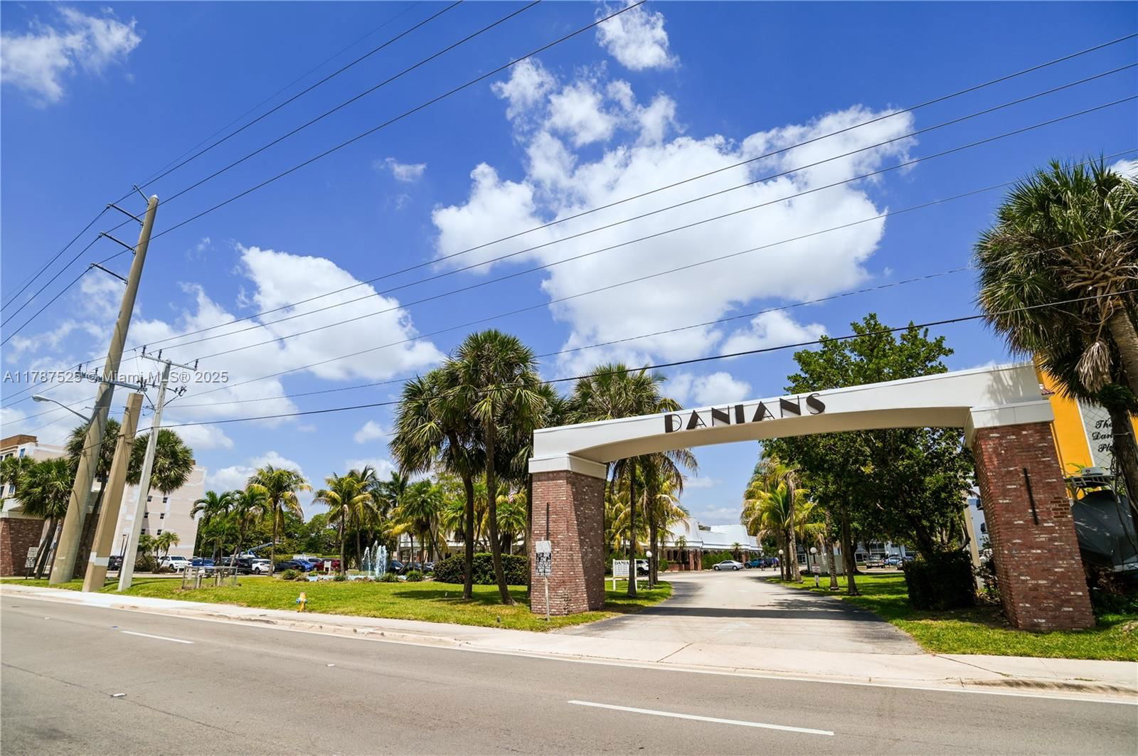 Real estate property located at 501 Dania Beach Blvd #5-3D, Broward, Danians South Condo, Dania Beach, FL