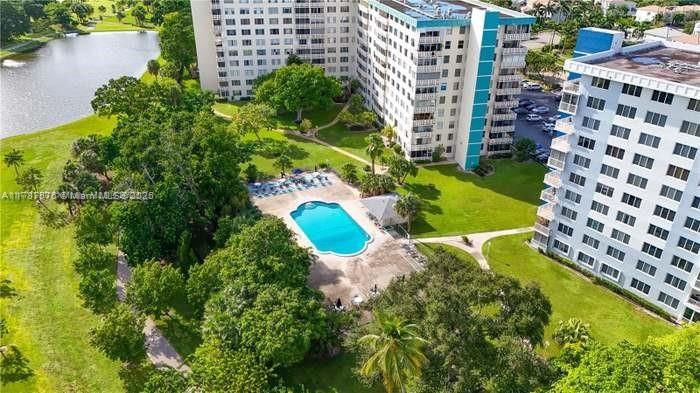 Real estate property located at 4200 Hillcrest Dr #1017, Broward, Hillcrest East No 24 Cond, Hollywood, FL