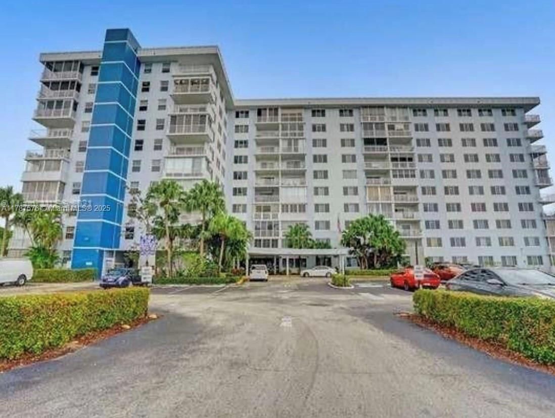 Real estate property located at 4200 Hillcrest Dr #1017, Broward, Hillcrest East No 24 Cond, Hollywood, FL