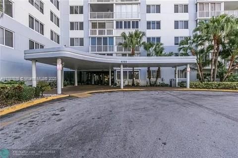 Real estate property located at 4200 Hillcrest Dr #1017, Broward, Hillcrest East No 24 Cond, Hollywood, FL