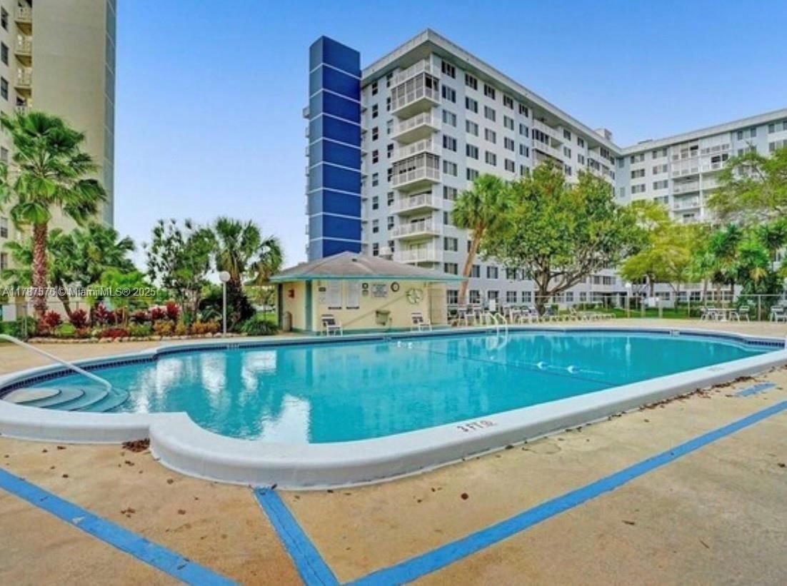 Real estate property located at 4200 Hillcrest Dr #1017, Broward, Hillcrest East No 24 Cond, Hollywood, FL