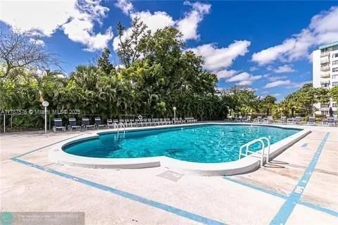 Real estate property located at 4200 Hillcrest Dr #1017, Broward, Hillcrest East No 24 Cond, Hollywood, FL