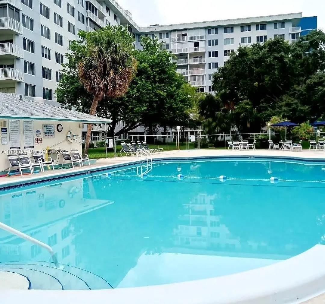 Real estate property located at 4200 Hillcrest Dr #1017, Broward, Hillcrest East No 24 Cond, Hollywood, FL