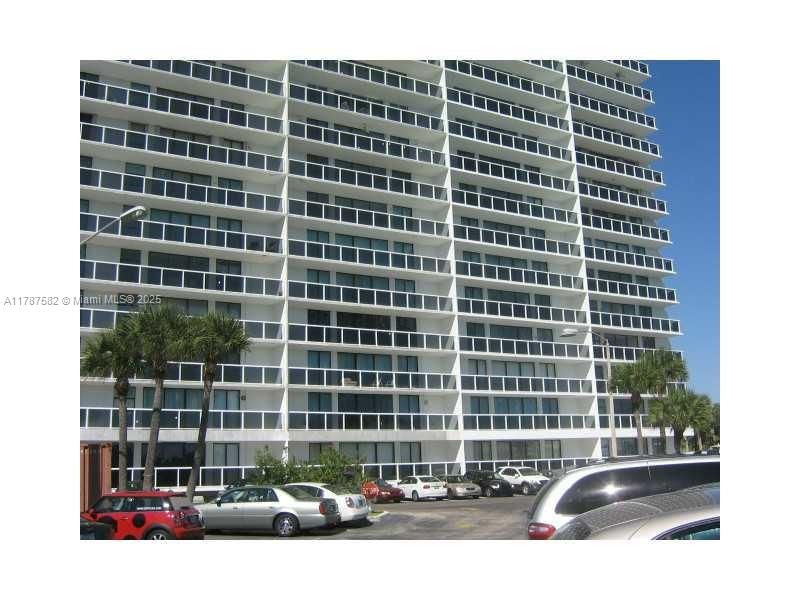 Real estate property located at 20515 Country Club Dr #646, Miami-dade, Waterview Condo, Aventura, FL