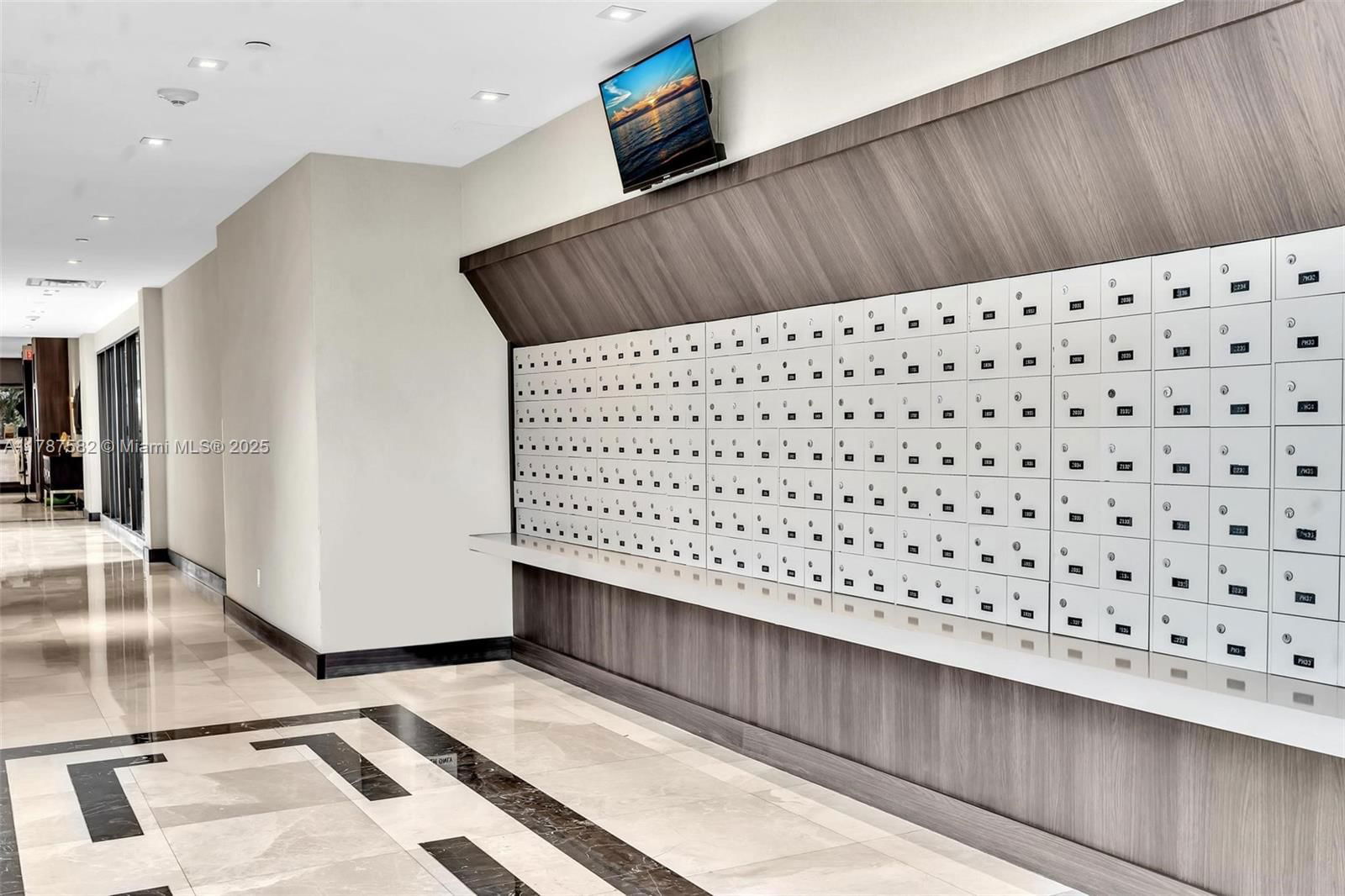 Real estate property located at 20515 Country Club Dr #646, Miami-dade, Waterview Condo, Aventura, FL