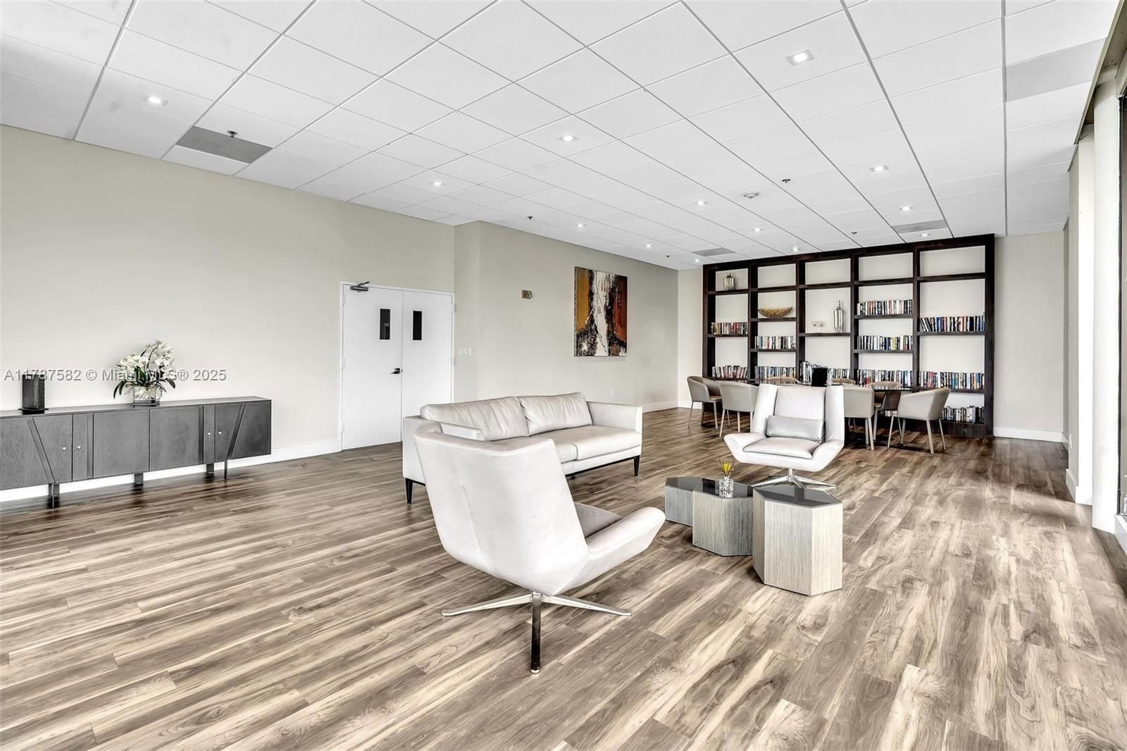 Real estate property located at 20515 Country Club Dr #646, Miami-dade, Waterview Condo, Aventura, FL