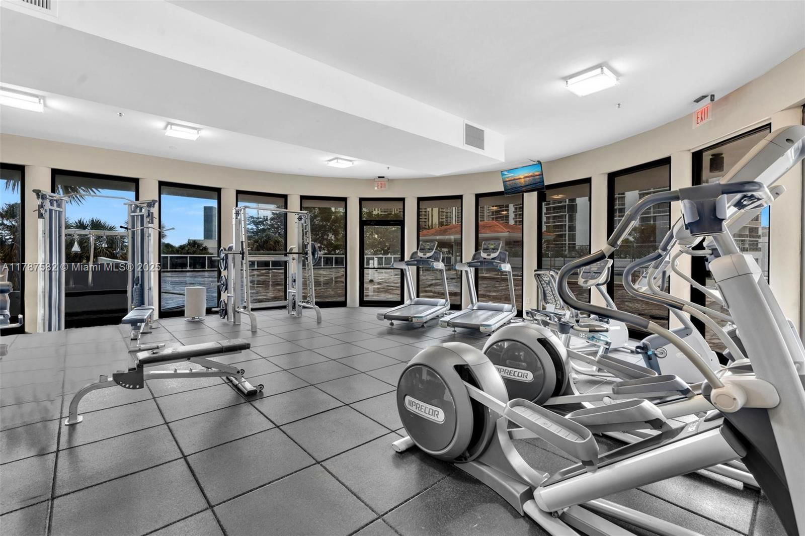 Real estate property located at 20515 Country Club Dr #646, Miami-dade, Waterview Condo, Aventura, FL