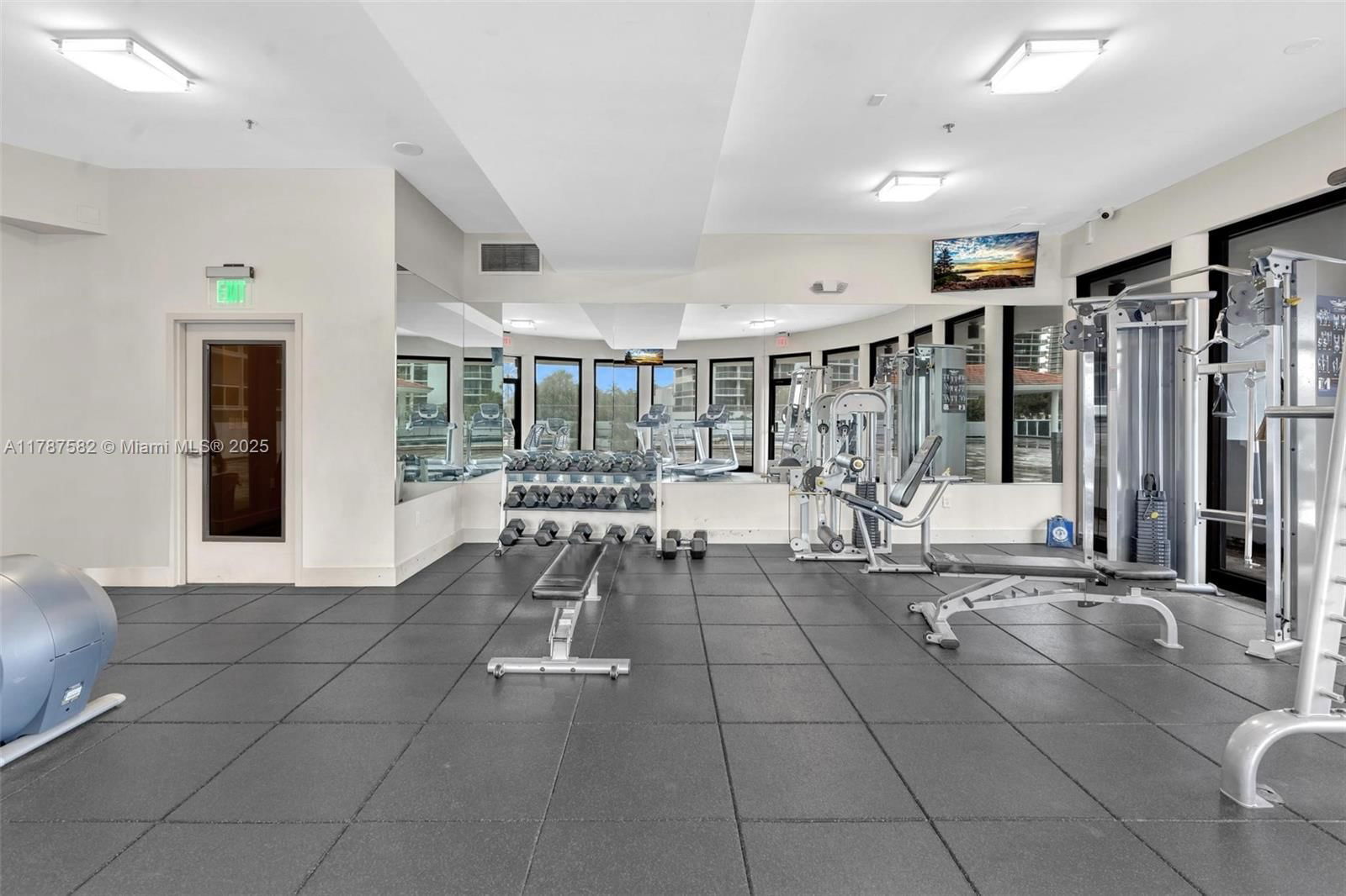 Real estate property located at 20515 Country Club Dr #646, Miami-dade, Waterview Condo, Aventura, FL
