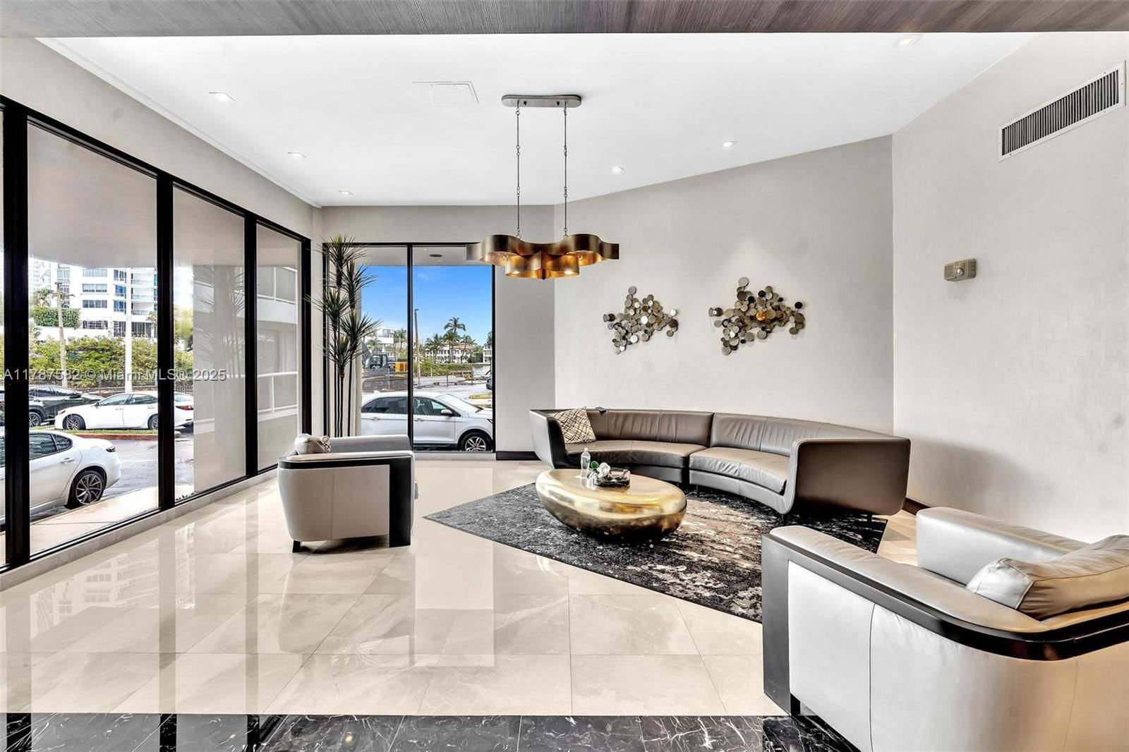 Real estate property located at 20515 Country Club Dr #646, Miami-dade, Waterview Condo, Aventura, FL
