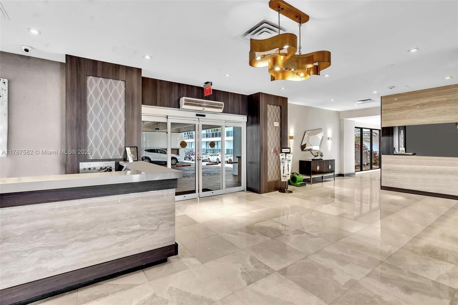 Real estate property located at 20515 Country Club Dr #646, Miami-dade, Waterview Condo, Aventura, FL