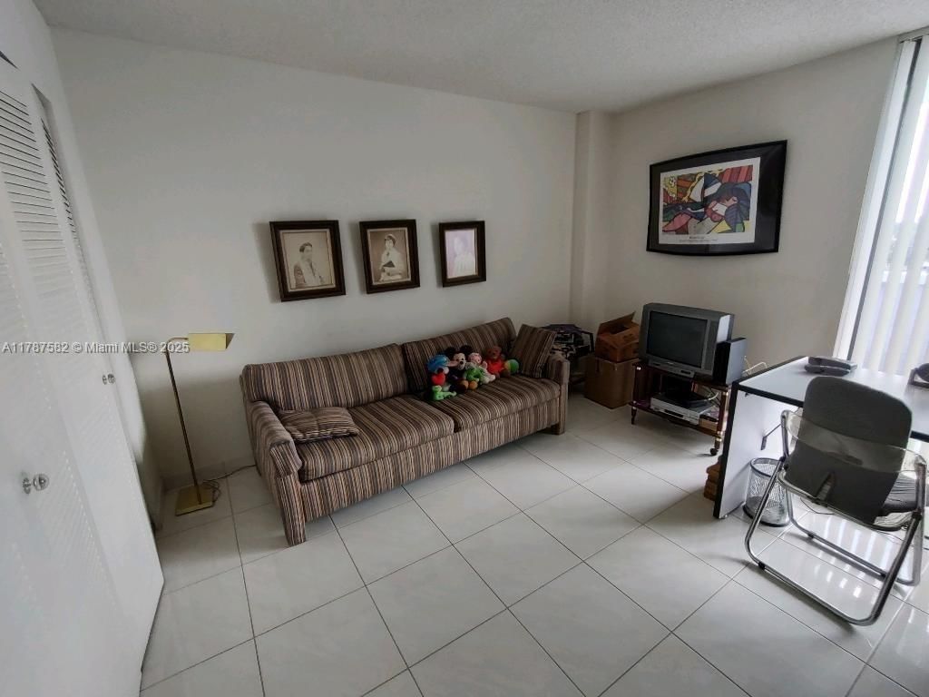 Real estate property located at 20515 Country Club Dr #646, Miami-dade, Waterview Condo, Aventura, FL