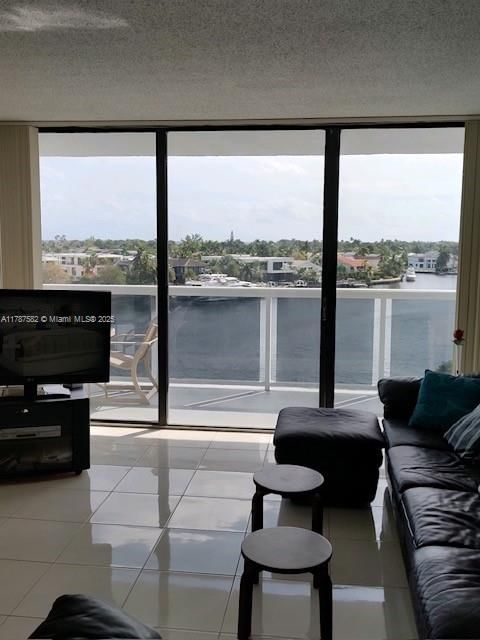 Real estate property located at 20515 Country Club Dr #646, Miami-dade, Waterview Condo, Aventura, FL