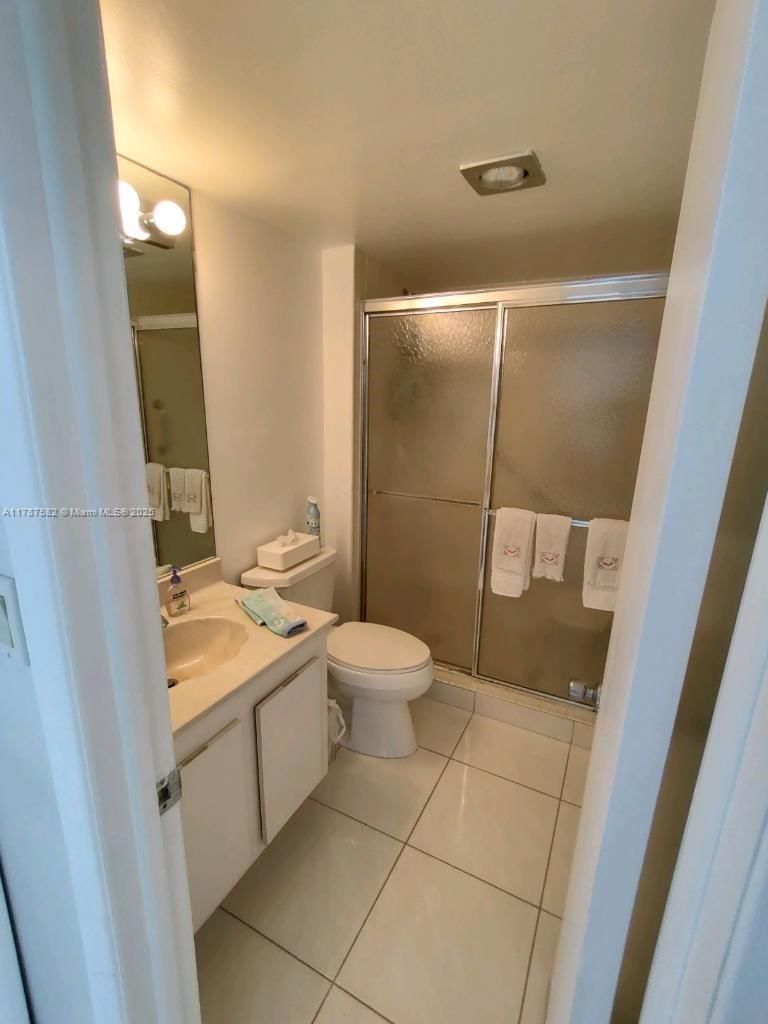 Real estate property located at 20515 Country Club Dr #646, Miami-dade, Waterview Condo, Aventura, FL