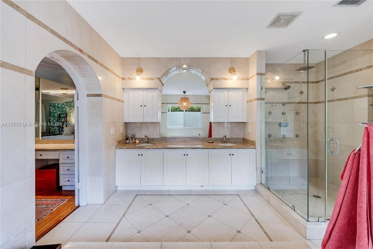 Real estate property located at 4404 Alhambra Cir, Miami-dade, C Gab Country Club Sec 5, Coral Gables, FL