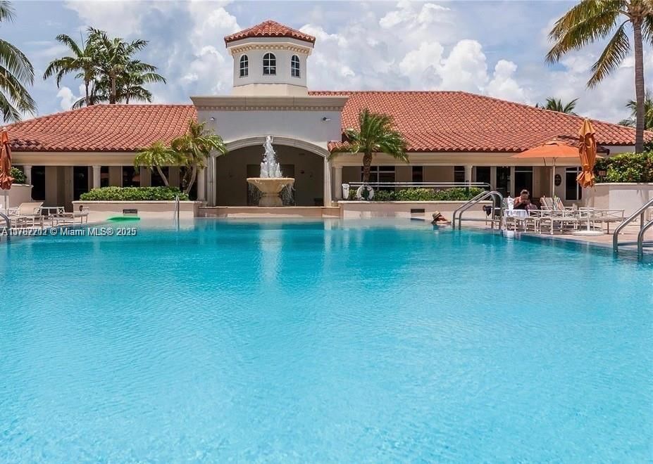 Real estate property located at 19900 Country Club Dr #310, Miami-dade, Turnberry Village So Towe, Aventura, FL