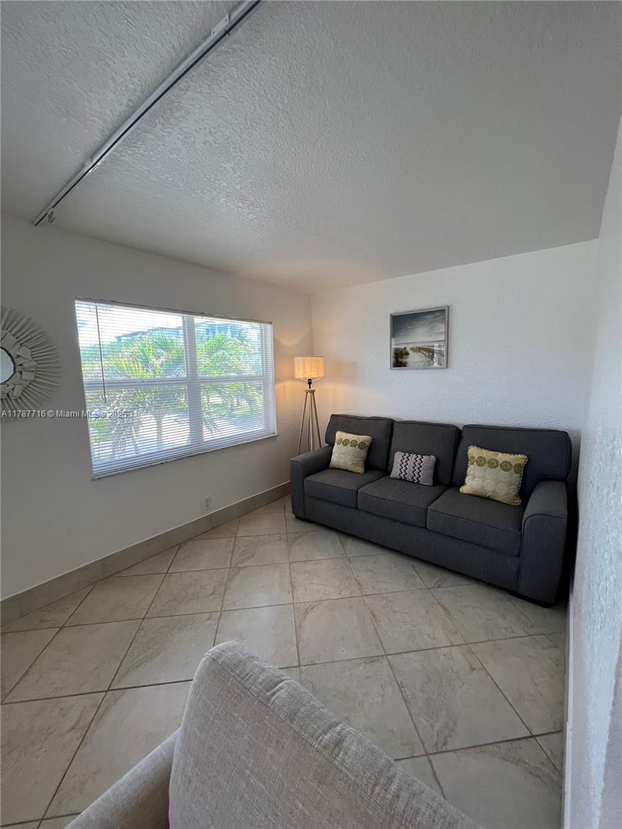 Real estate property located at 4520 El Mar Dr #16, Broward, Southern Seas Condo, Lauderdale By The Sea, FL